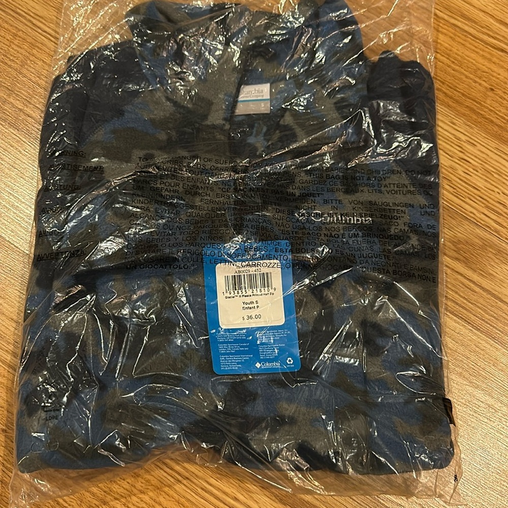 Columbia kids size Small Giacial lll fleece printed half zip NWT